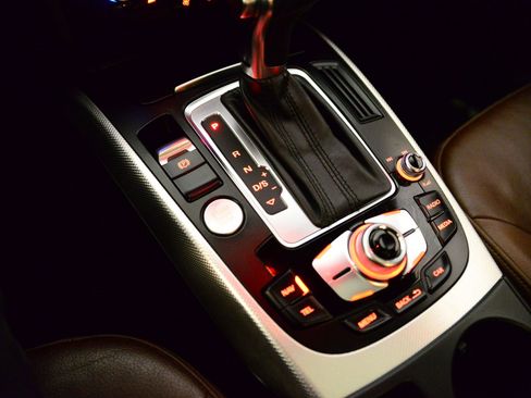 Used 2015 Audi A4 2.0T Premium Plus w/ Technology Package image 14