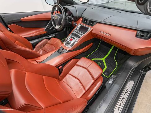 Used 2015 Lamborghini Aventador LP 700-4 AWD/4WD image 2