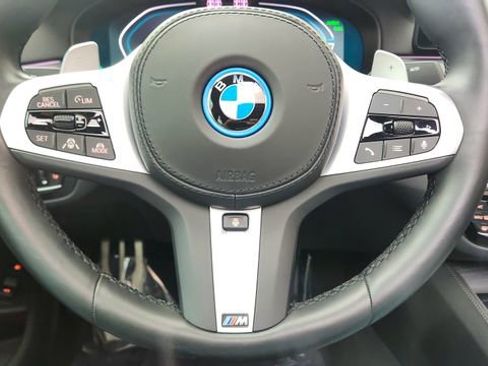 Used 2022 BMW 530e xDrive w/ Executive Package image 43