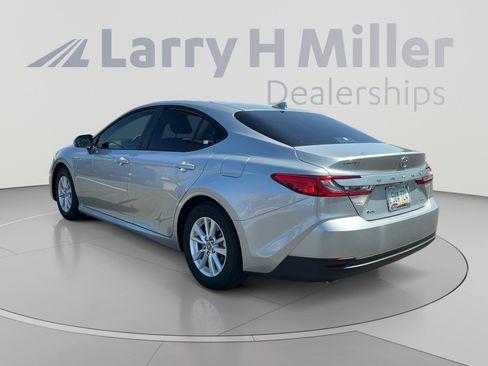 Used 2026 Toyota Camry LE FWD image 3