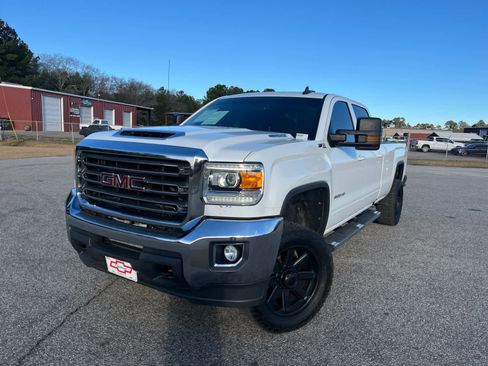 Used 2018 GMC Sierra 2500 SLE w/ SLE Preferred Package image 2