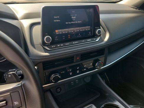 Certified 2024 Nissan Rogue S FWD image 22