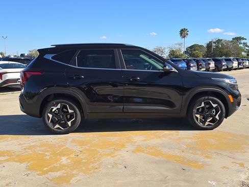 New 2026 Kia Seltos EX FWD image 9
