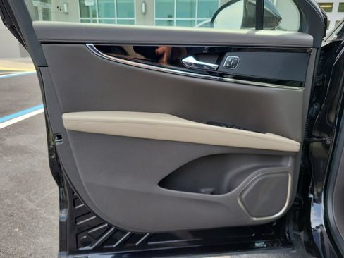 Used 2022 Lincoln Nautilus Reserve FWD image 18