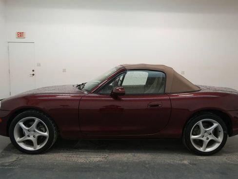 Used 2003 MAZDA MX-5 Miata image 4