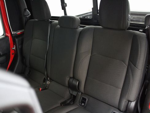 Used 2020 Jeep Gladiator Overland image 23