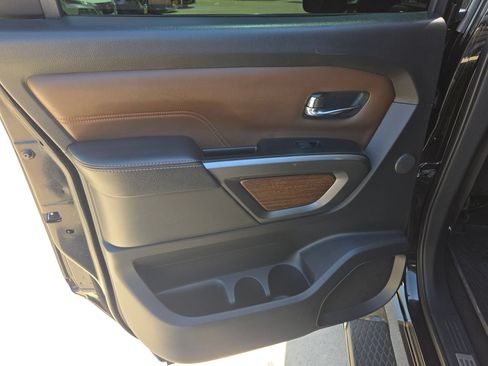 Used 2016 Nissan Titan Platinum Reserve AWD/4WD image 15