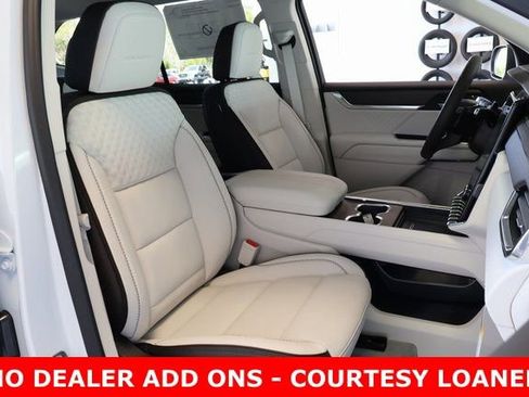 New 2026 GMC Acadia Denali w/ Super Cruise Package image 21