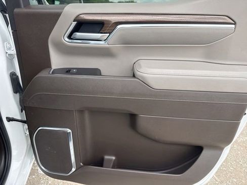 Used 2025 Chevrolet Silverado 1500 LT RWD image 23