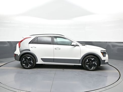 New 2025 Kia Niro Wave w/ Wave Preserve Package image 5