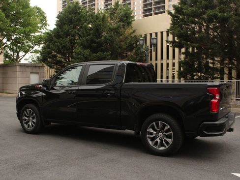 Used 2022 Chevrolet Silverado 1500 RST w/ Z71 Off-Road Package AWD/4WD image 9