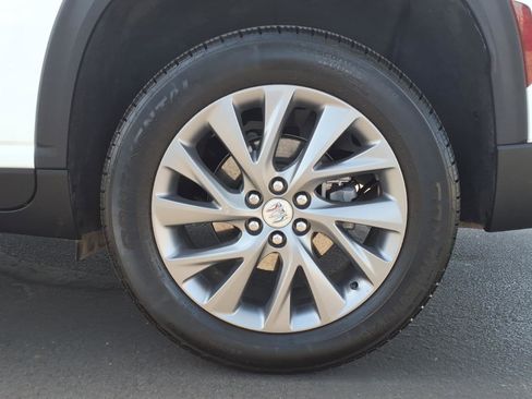 Used 2025 Buick Enclave Preferred FWD image 9