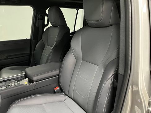Used 2025 Lexus GX 550 w/ Accessory Package (2T) AWD/4WD image 22