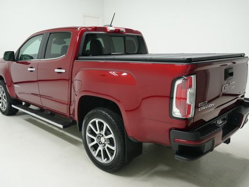 Used 2017 GMC Canyon Denali image 5