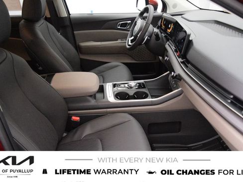 New 2026 Kia Carnival EX FWD image 16