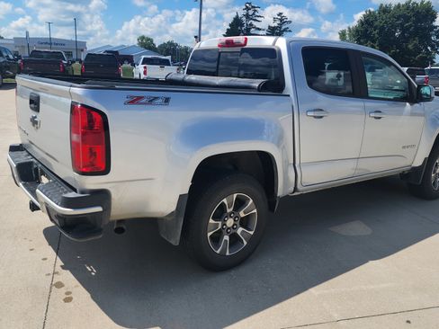 Used 2019 Chevrolet Colorado Z71 AWD/4WD image 4