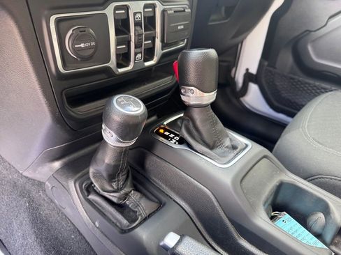 Used 2022 Jeep Wrangler Unlimited Sport image 28