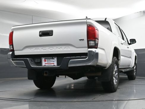 Used 2018 Toyota Tacoma SR5 image 27