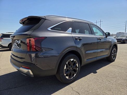 New 2026 Kia Sorento S FWD image 3
