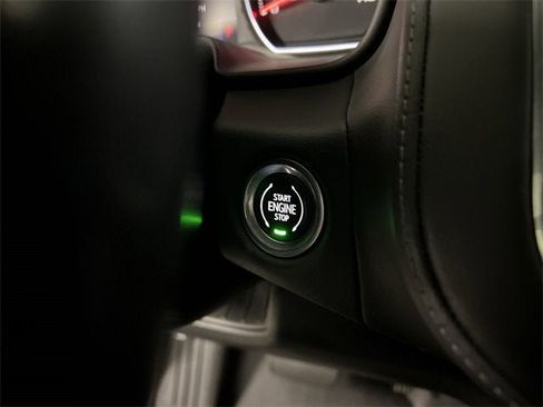 Used 2021 Chevrolet Suburban Z71 w/ Luxury Package image 16