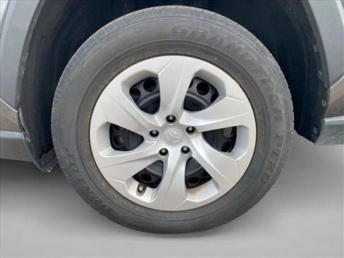 Used 2024 Toyota RAV4 LE AWD/4WD image 30