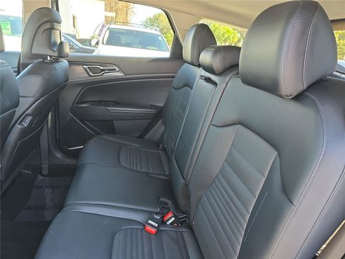 Used 2023 Kia Sportage SX image 13
