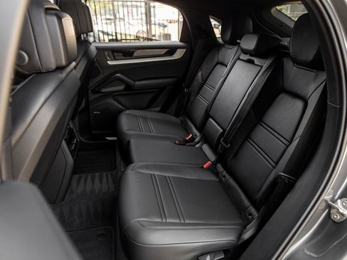 Certified 2025 Porsche Cayenne S AWD/4WD image 36