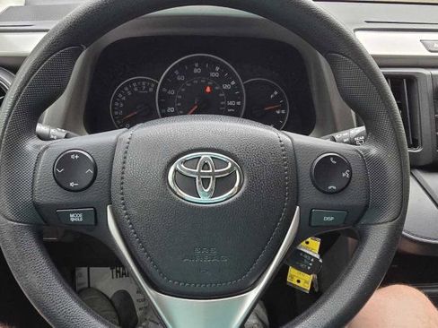 Used 2016 Toyota RAV4 LE AWD/4WD image 18