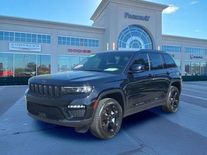 Certified 2025 Jeep Grand Cherokee Limited w/ Black Appearance Package