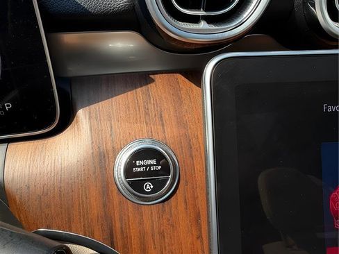 Used 2022 Mercedes-Benz C 300 Sedan w/ Exclusive Trim Package image 32