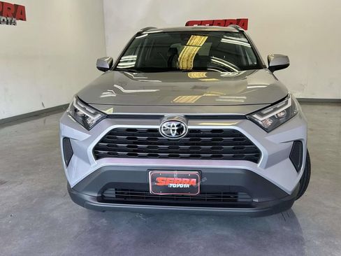 Used 2025 Toyota RAV4 XLE AWD/4WD image 8