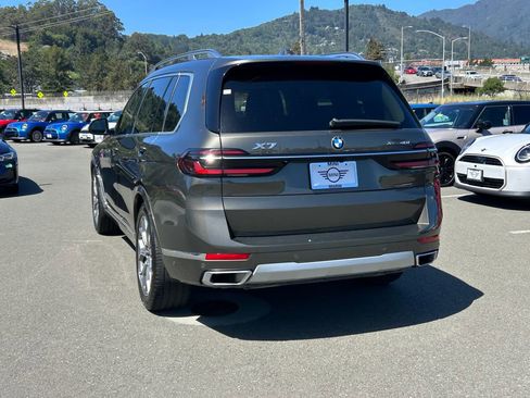 Used 2023 BMW X7 xDrive40i AWD/4WD image 3