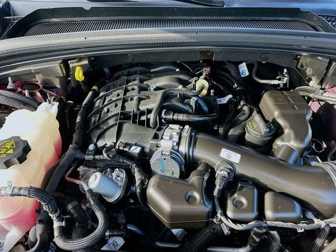 Used 2025 Jeep Grand Cherokee Limited image 30