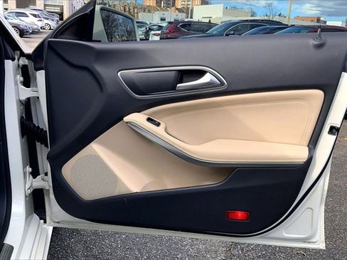 Used 2016 Mercedes-Benz CLA 250 image 17