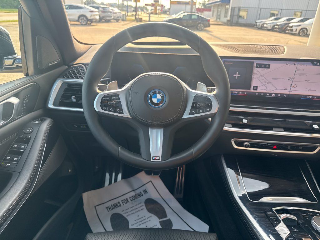 Used 2024 BMW X5 xDrive50e w/ M Sport Package AWD/4WD image 16