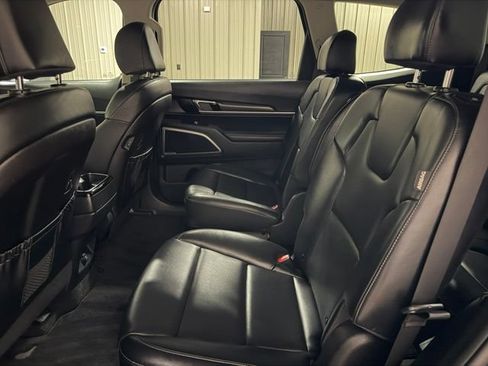 Used 2025 Kia Telluride S FWD image 18