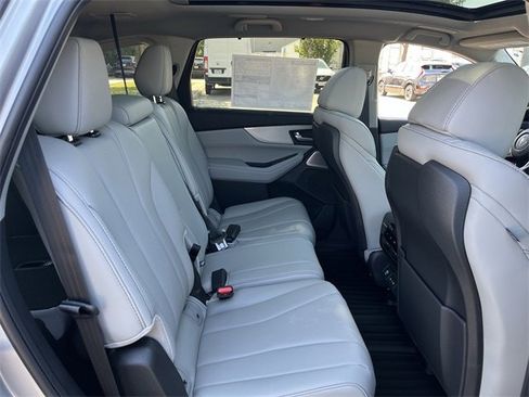 Used 2026 Acura MDX w/ Technology Package image 32