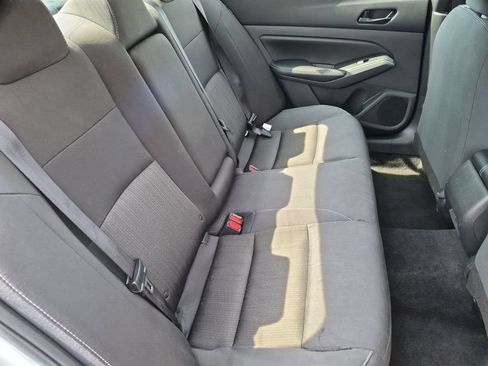 Used 2025 Nissan Altima 2.5 SV FWD image 29