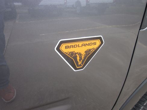 Used 2025 Ford Bronco Sport Badlands image 8