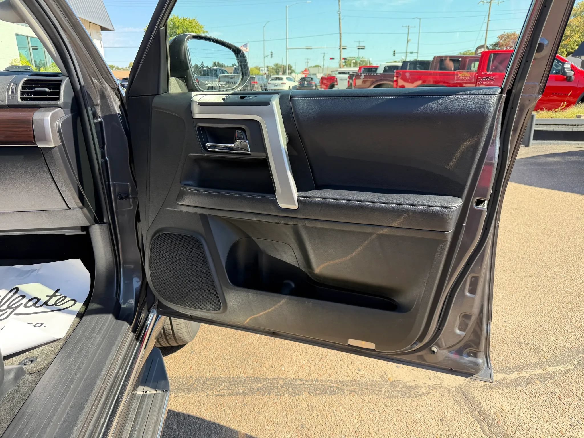 Used 2018 Toyota 4Runner Limited AWD/4WD image 17