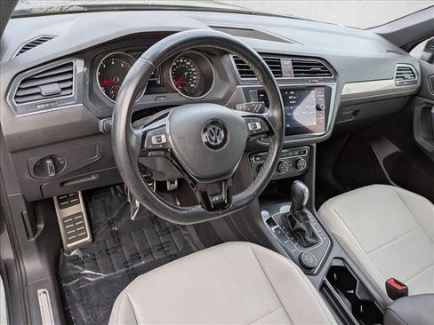 Used 2020 Volkswagen Tiguan SE R-Line AWD/4WD image 10