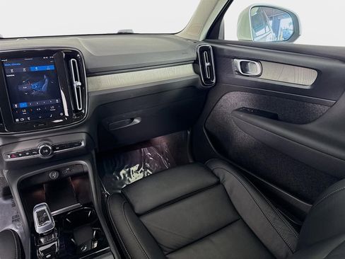Used 2023 Volvo XC40 B4 Plus w/ Driver Assist Package image 26