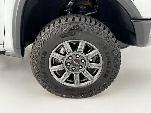 Used 2025 GMC Sierra 1500 AT4X AWD/4WD image 31