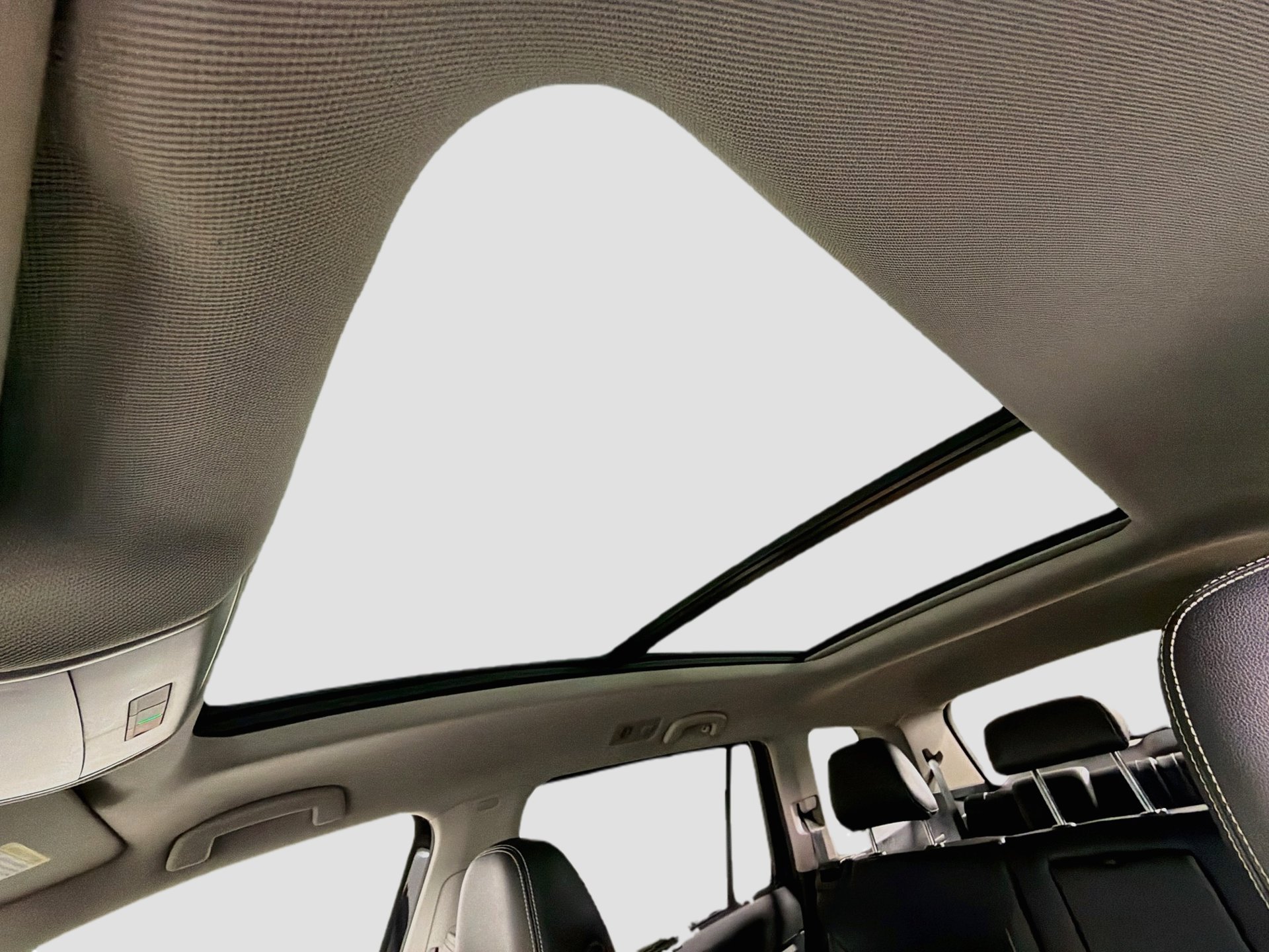 Used 2023 Volkswagen Atlas SE w/ Panoramic Sunroof Package FWD image 21