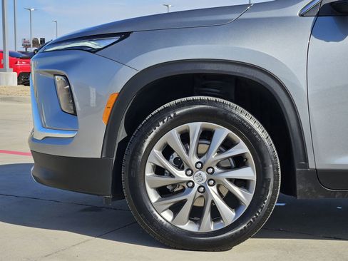 Used 2025 Buick Enclave Preferred image 13