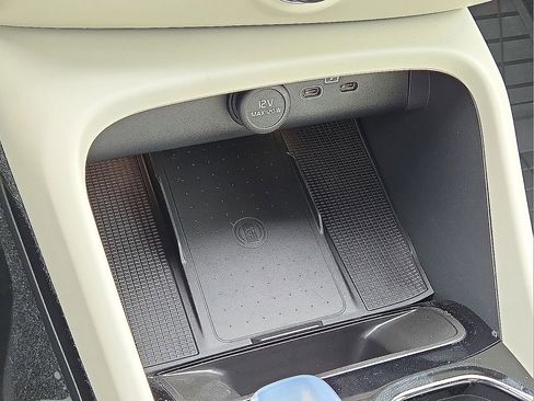 New 2026 Volvo XC40 B5 Plus w/ Protection Package Premier image 28