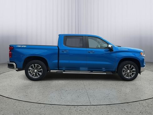 Used 2023 Chevrolet Silverado 1500 LT w/ Protection Package AWD/4WD image 6