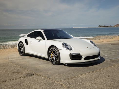 Used 2015 Porsche 911 Turbo S AWD/4WD image 3