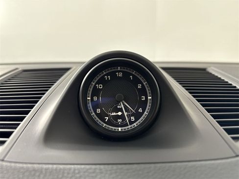 Certified 2025 Porsche Macan image 29