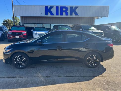 Used 2024 Nissan Sentra SV w/ All-Weather Package image 2